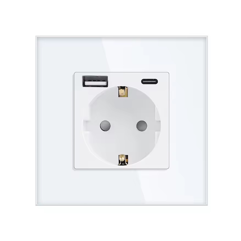 Utičnica jednostruka + USB-c i USB-a bijela